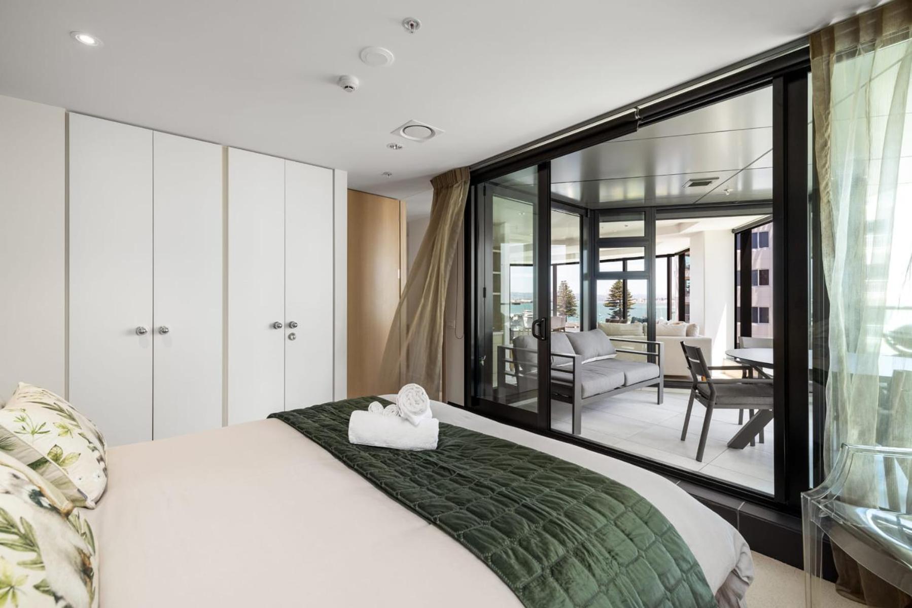 Luxury Ocean & Harbour Views - Heated Pool, Main Beach & Gym Маунт-Маунгани Экстерьер фото