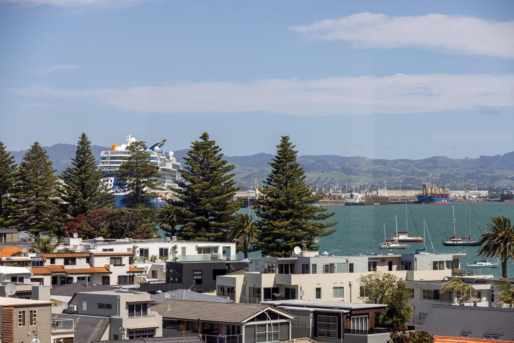 Luxury Ocean & Harbour Views - Heated Pool, Main Beach & Gym Маунт-Маунгани Экстерьер фото