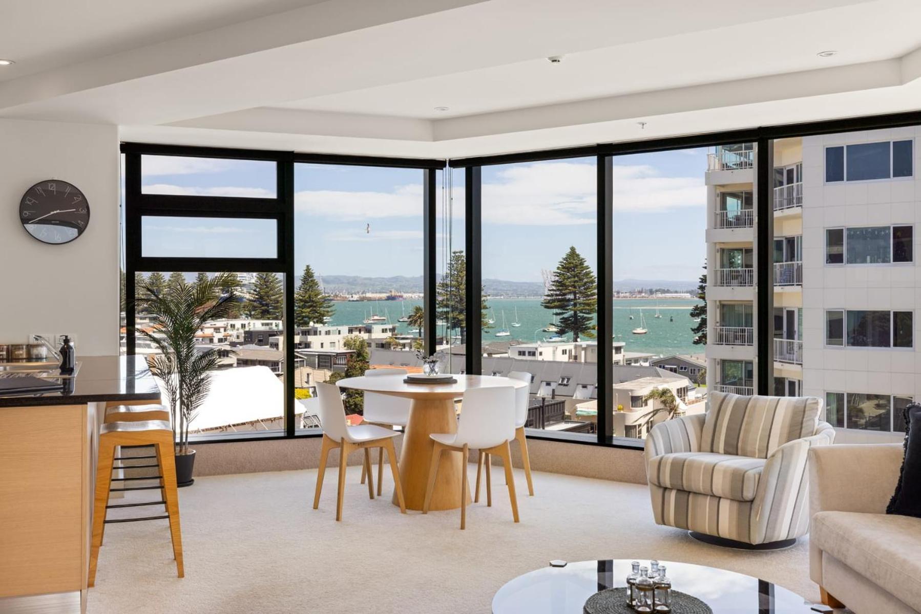 Luxury Ocean & Harbour Views - Heated Pool, Main Beach & Gym Маунт-Маунгани Экстерьер фото